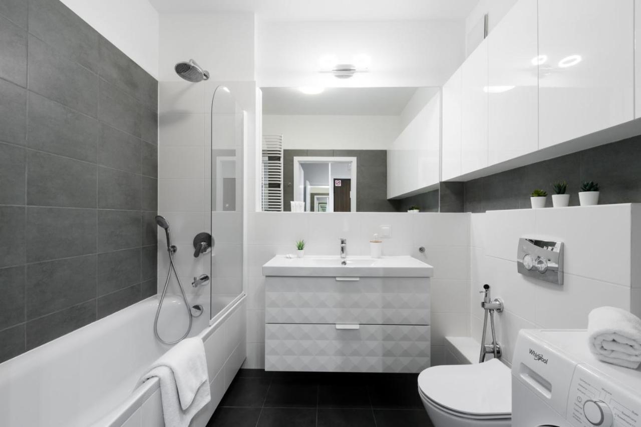 P&O Serviced Apartments Woronicza Warschau Buitenkant foto
